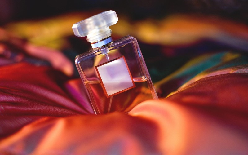 5 Clean-smelling Perfumes That Will Keep You Fresh & Light